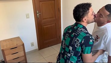 Comi o roludo e gozei dentro dele