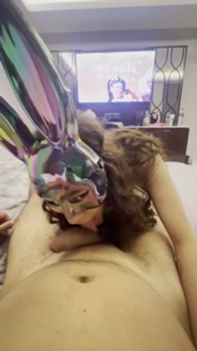 Conejita caliente me da unas chupadas de verga y me la termino cojiendo