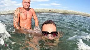wild outdoor extreme?! amateur wellenfick orgasmus mitten im meer!
