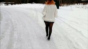 WINTER WALK. Black tights on the big ass of a juicy MILF