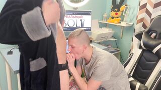 Step-dad could not fight back in front of a sports twunk, torn up him on the stool with cancer - 460