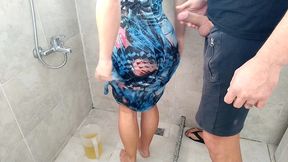 pee bath with a 4 liter jug ​​of yellow and very smelly pee!!!