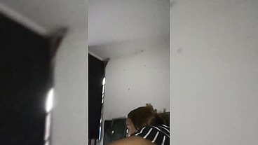 Esta enojada pero aún así lo hace divino!!
