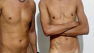 Esperou a namorada sair pra foder gostoso com o amigo