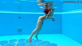 Lizi Vogue In Underwater Classic Porn