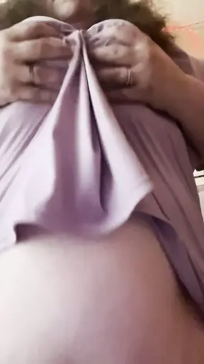 Bbw strips and shakes her ass