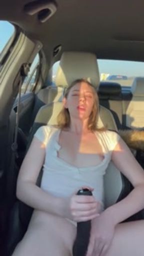 Playing with my phat pussy in traffic