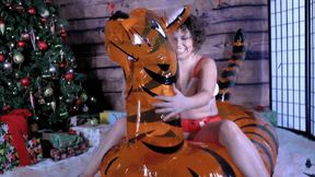 Bailey Paige: Inflatable Christmas Disappointment - mp4 sd