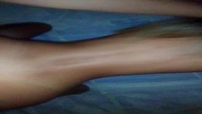 puta venezolana cogiendo pide que otros la cogan rico , vaginal y anal