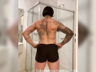 Powerful muscle GILF will dominate u