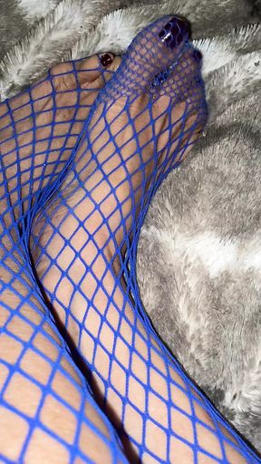 Purple Fishnet on Asian with tiny feet and long toes