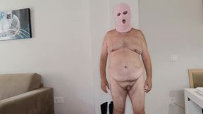 Abofeteando al esclavo. Faceslapping the slave.