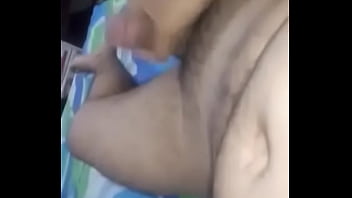 Polic&iacute_a colombiano Carabinero se toca bien rico