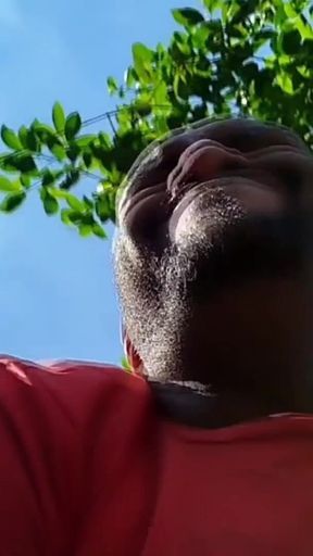 Worker Asks for a Ride to Go to the Beach and Gives It to the Driver