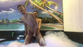guilherme silva dotado e grosso ne fudeu gostoso na piscina do motel e depois ainda comi muito ele