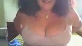 Kinky BBW Latina mommy teased me with her big boobs and booty on webcam
