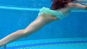 Lizi Vogue truly beautiful babe filmed in the pool