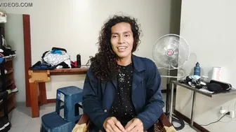 Skinny Argentine crossdresser gives amateur handjob on camera