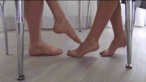 SEXxxY BARE LEGS RUBBING Nd