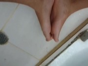 Piss on muy foot