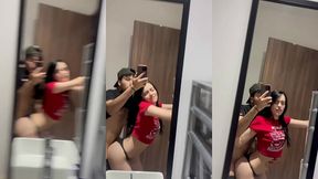 cogiendo en el bano frente al espejo