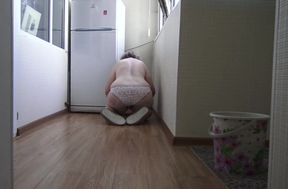 Mature housewife bbw milf washes the floor in panties.
