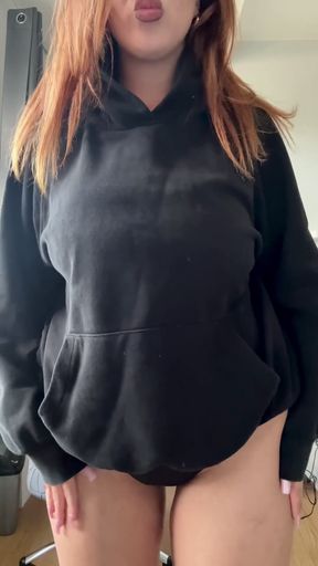 Big-titted onlyfan shows off her tits