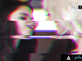 GIRLSWAY - Caring Ana Foxxx Experience 1st Time Lesbo Sex With Heartbroken Bestie Queenie Sateen
