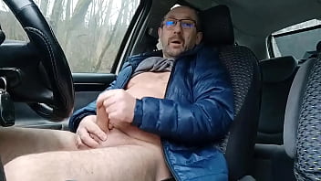 Дрочка в машине
