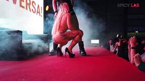 Live sex on the stage for sinfull performer