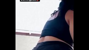 Novinha rebolando gostoso