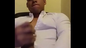 latino hunk masturbating on Blued app