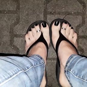 I show my amazing feet in very sexy platform flip flops