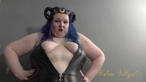 Sexy sukkubus turns you to stone