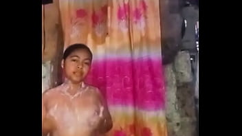 Chubby naked pinay shower