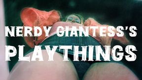 Nerdy Giantess's Playthings (fx, shrinking, footcrush, buttcrush, masturbation)