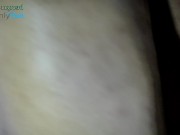 Pongo a mi joven amigo en cuatro y se lo meto.