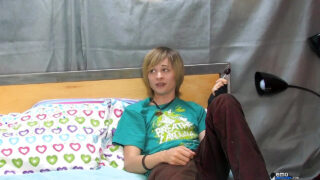 Молоденькие любительницы Майлз Прайд и Тимо Гарретт занимаются анальным сексом