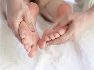 SMALL ORIENTAL MASSAGE SESSION ENDS WITH INTENSIVE HARD THRUSTING