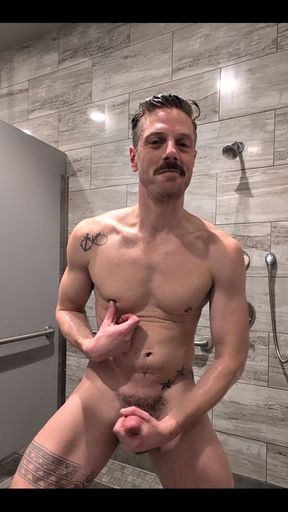 When Big Bro Gets Horny at the Gym