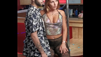 Retour sur les backstages du tournage dans un club libertin du camp naturiste ...