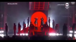 xtina e demi - fall in line