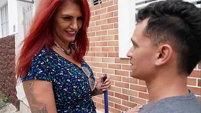 Apreendi muito com uma mulher divorciada de 50 anos, madrasta do meu melhor amigo