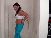 Farting in yoga pants (Alexis Rain)