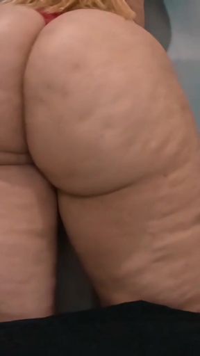 Captivating moment from &quot;I want to get fucked in the ass // webcam model with very big ass // Soraya Culona&quot;