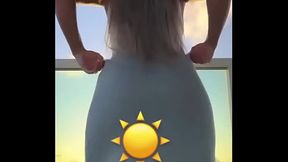 Loira Gostosa Dan&ccedil_ando de Vestido Transparente