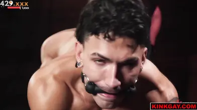 Johnny Ford Presents: Sexy Latin Beauty Fucked in Steam-filled Bathtub