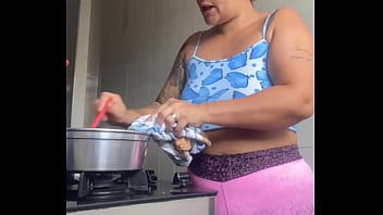 Estou louca pra dar, minha buceta até_ inchou