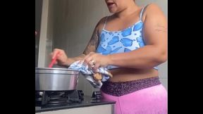 Estou louca pra dar, minha buceta at&eacute_ inchou