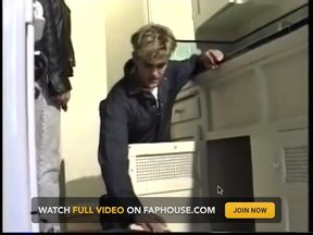 Horny stud gets his toes sucked by twink and blasts load